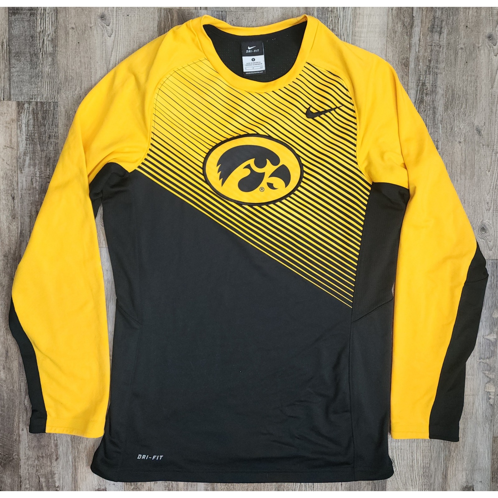 Nike Iowa Hawkeyes Shooting Shirt Mens Small Black Yellow Dri-Fit Long Sleeve